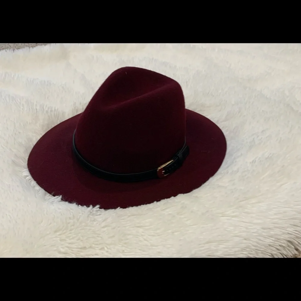 Fedora - Picture 2 of 3